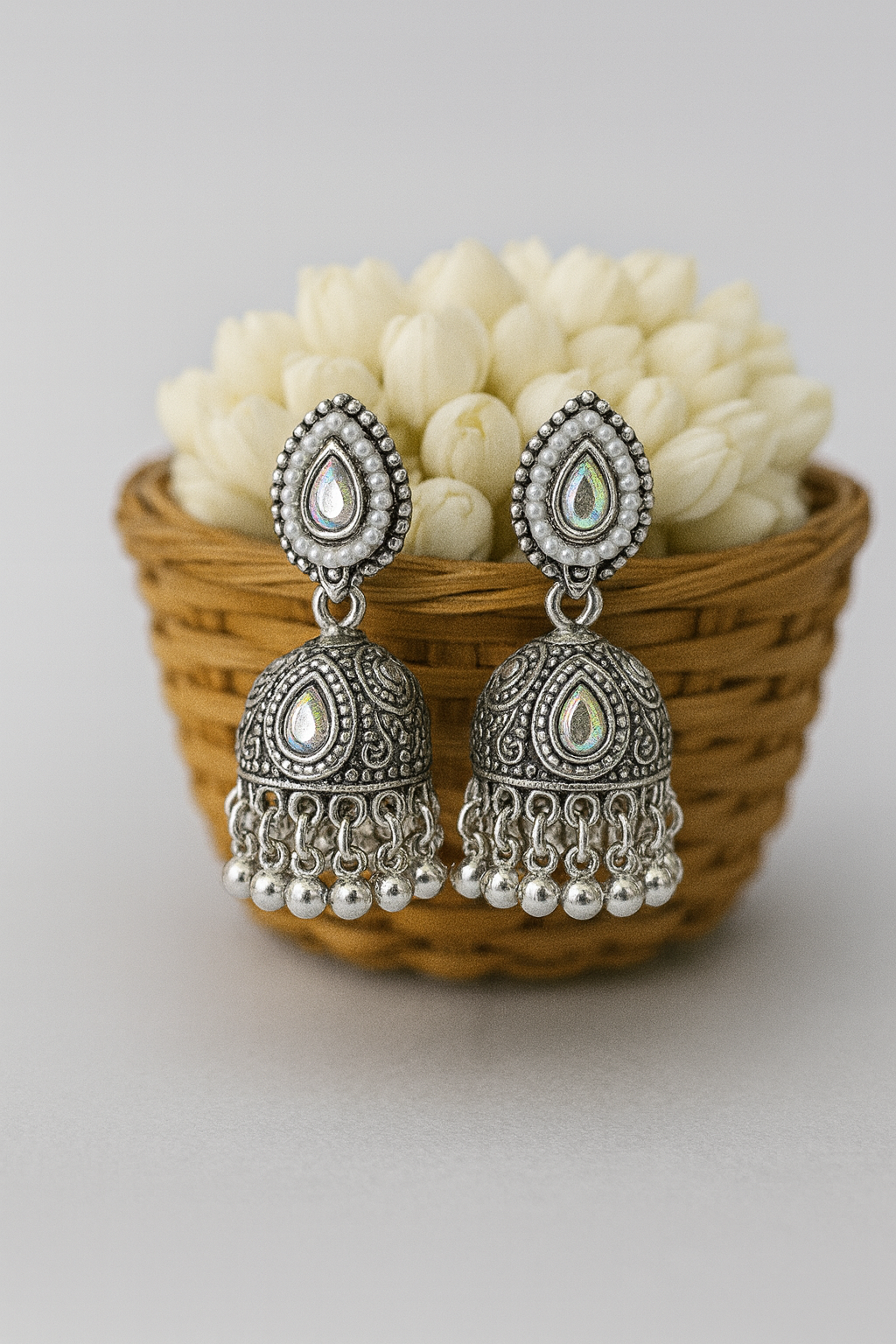 6 pairs of jhumka for her😘